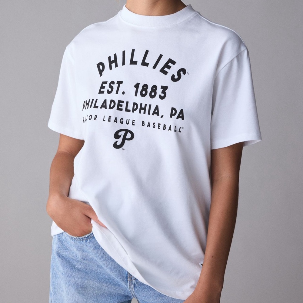 urban outfitters mitchell & ness MLB philadelphia phillies graphic boyfriend tee